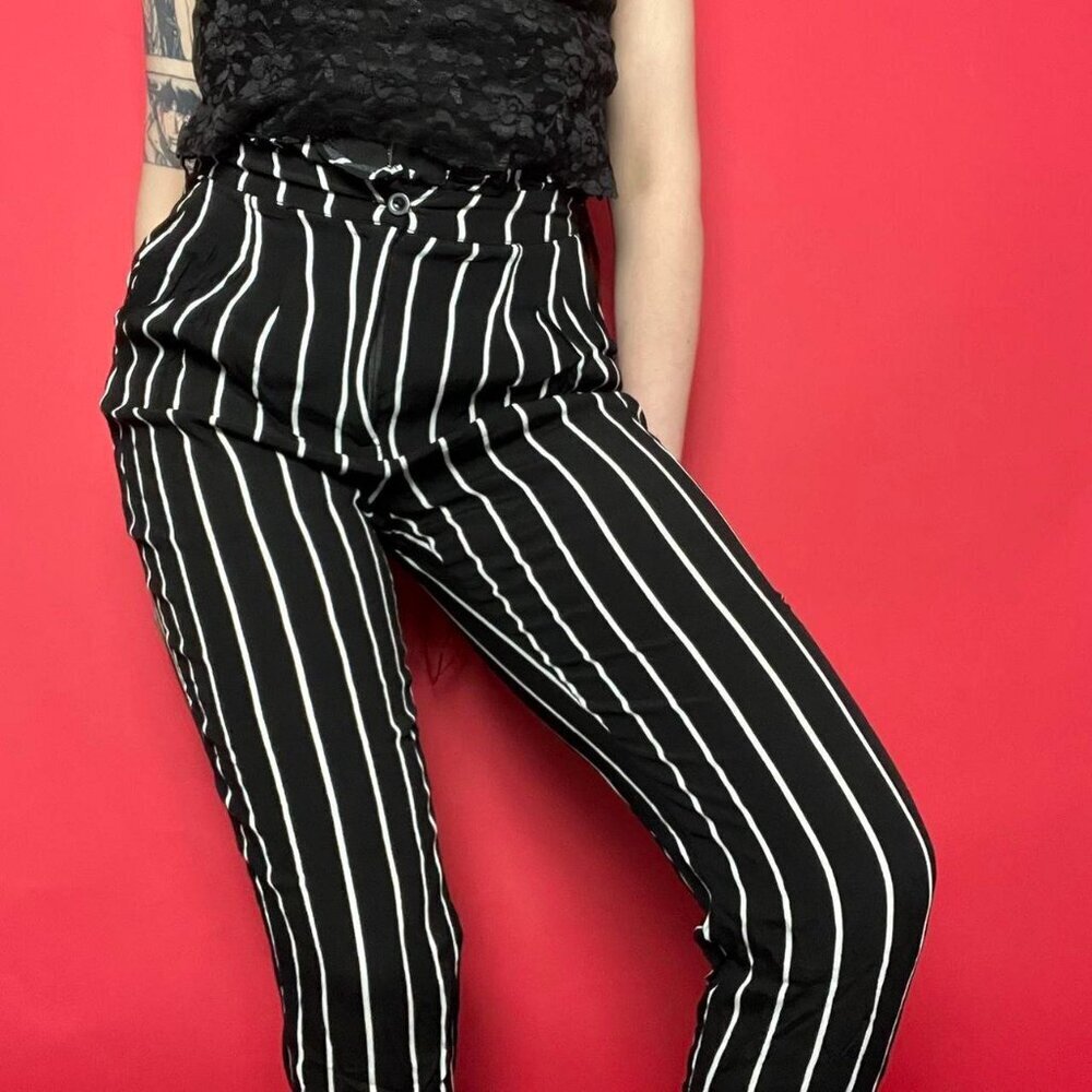 Forever 21  / Black pinstriped casual dress pants...​​